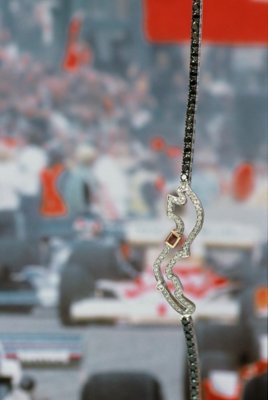 Armband  Pole Position  für die Rennstrecke von Monte Carlo aus 750er Gold und Diamanten 