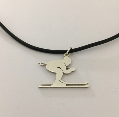 Pingente de esquiador em ouro branco de 750(18kt), personalizável 