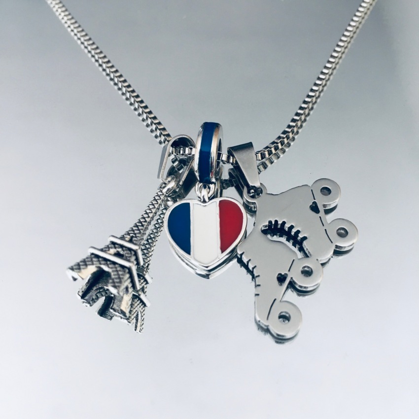 Collier I LOVE PARIS 2024 avec Tour Eiffel, drapeau coeur de France, patins  