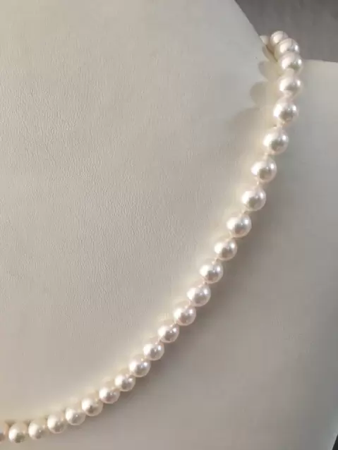 Cultured pearl strand necklace  