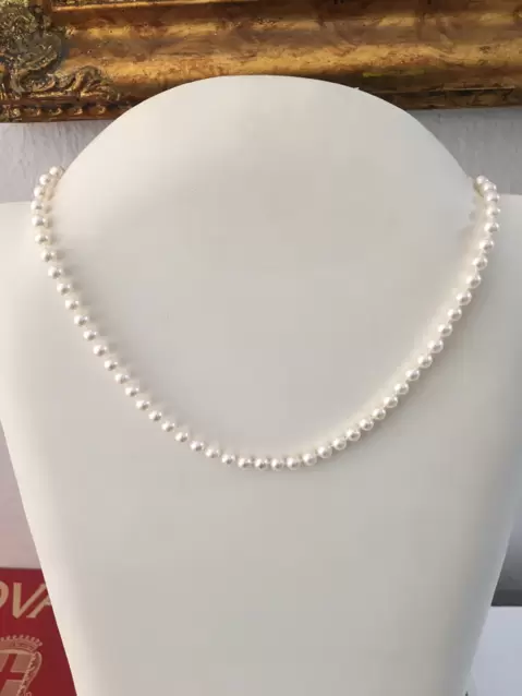 Cultured pearl strand necklace  