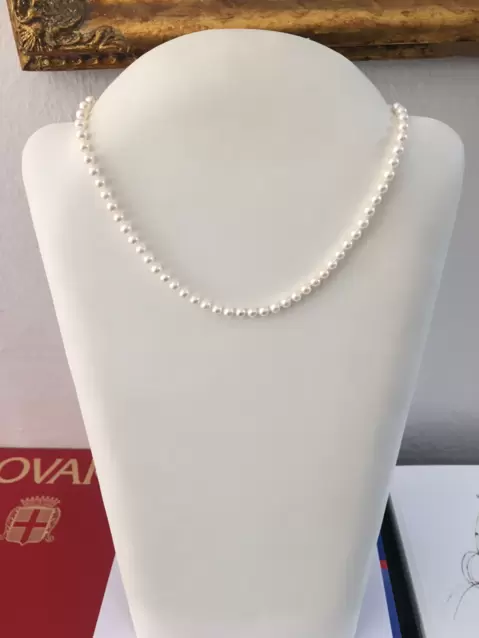 Cultured pearl strand necklace  