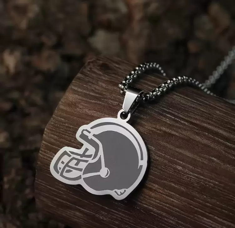  Collier en acier avec pendentif personnalisable en forme de casque de football américain  