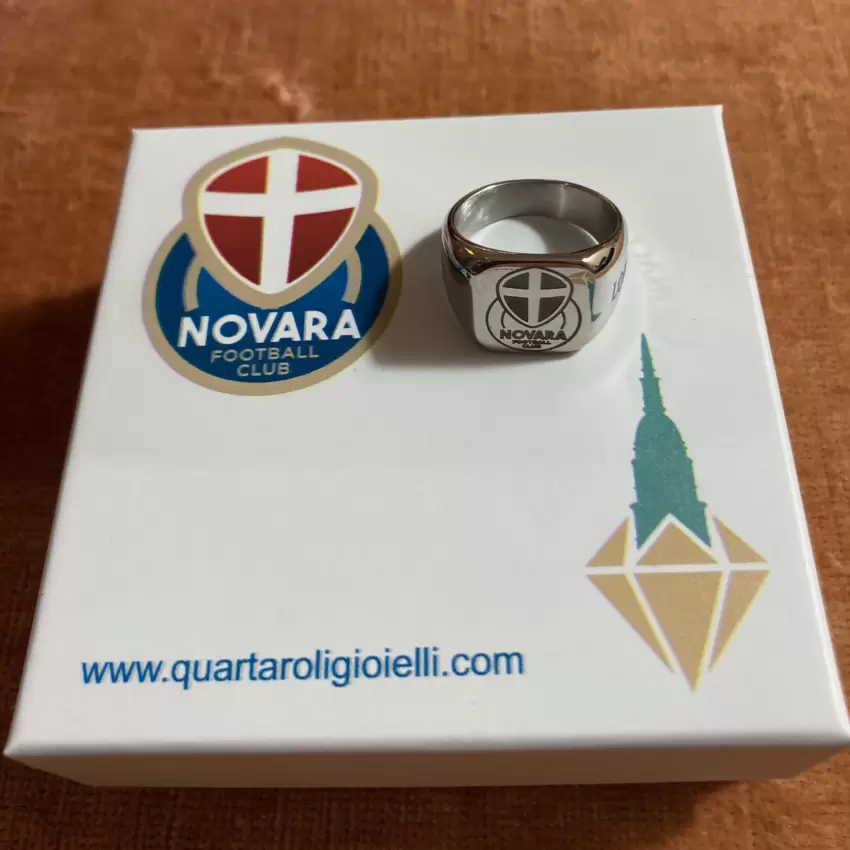 Anello chevalier Novara Football Club in acciaio personalizzabile  