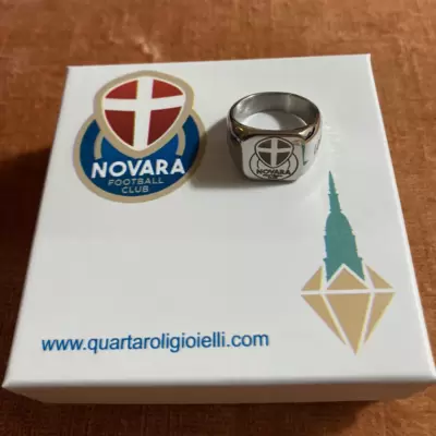 Anello chevalier Novara Football Club in acciaio personalizzabile 