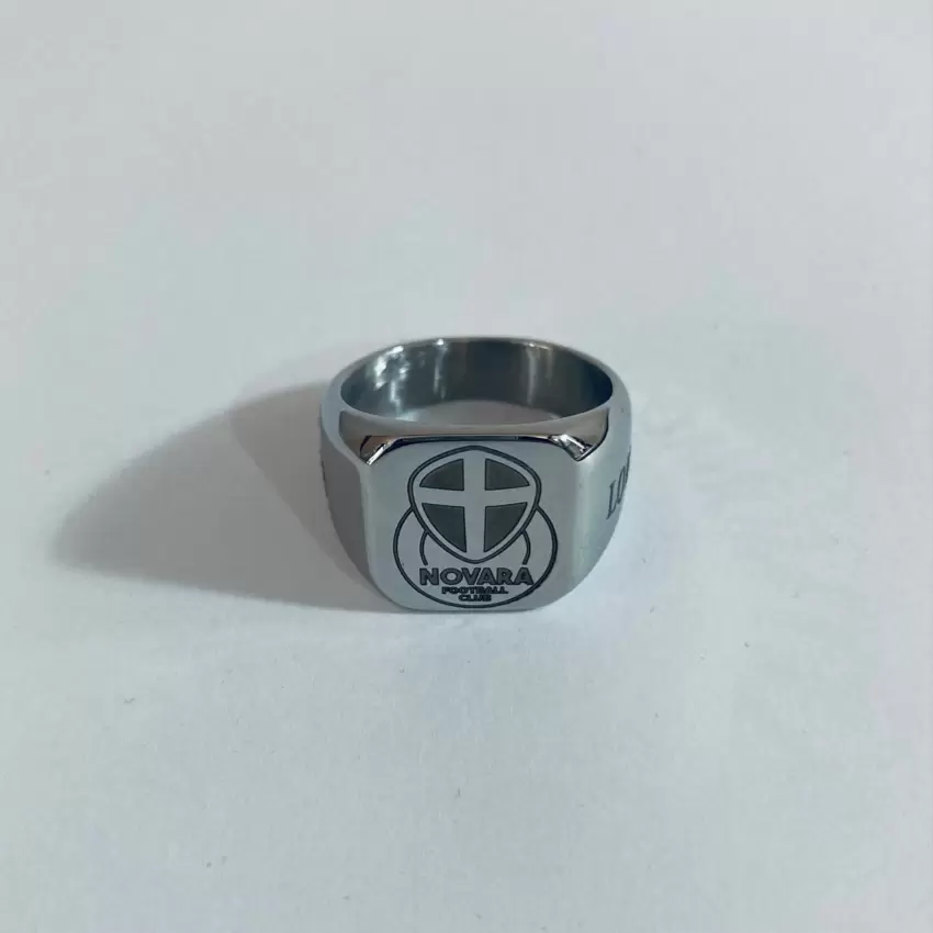 Anello chevalier Novara Football Club in acciaio personalizzabile  