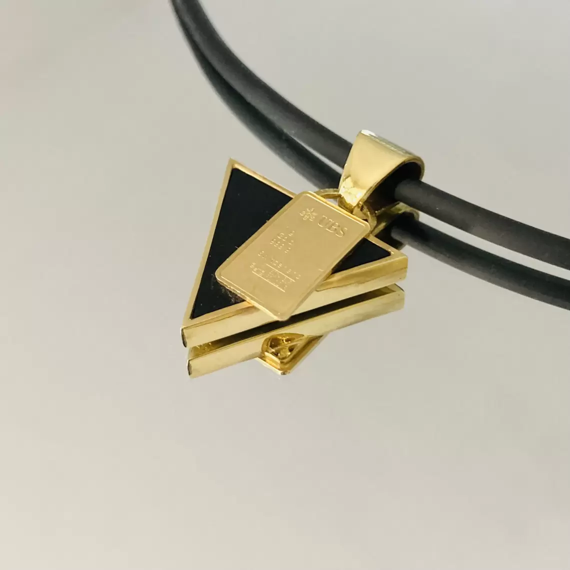 Collier en or jaune 750 avec lingot original et numéroté du Credit